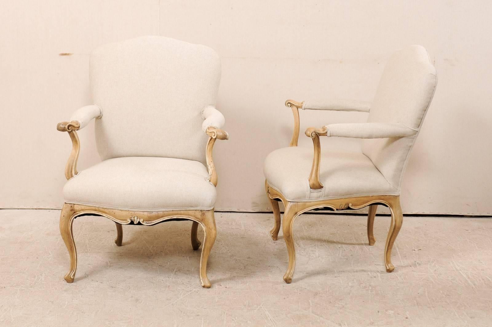 Pair of Lovely 19th Century Italian Upholstered Armchairs with Cabriole Legs For Sale 4