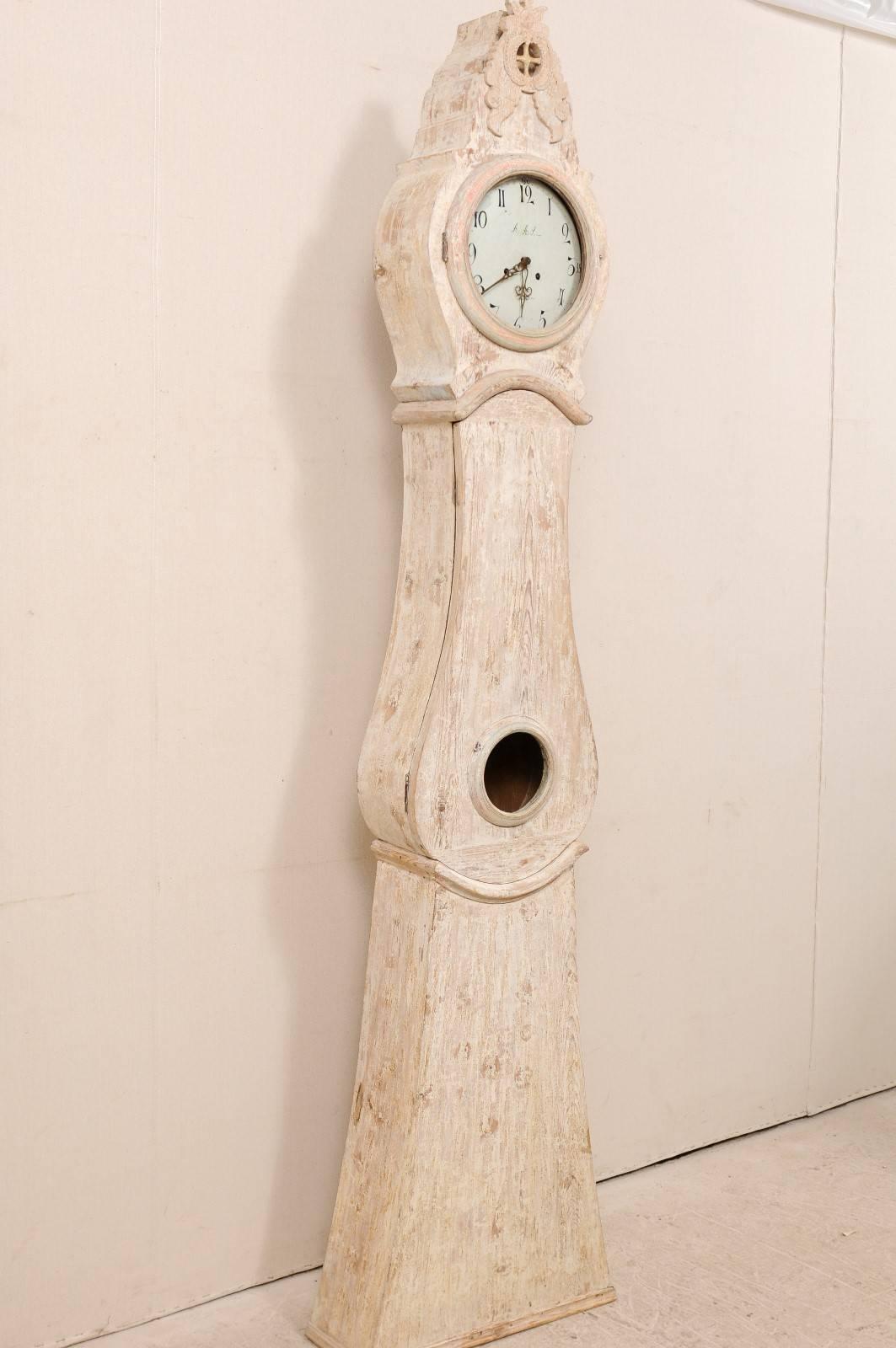 Carved Lovely 19th Century Painted Wood Floor Clock from Norrbotten County, Sweden For Sale