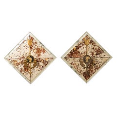 Paar französische Églomisé-Spiegelkerzenleuchter mit römischen Figuren in der Mitte