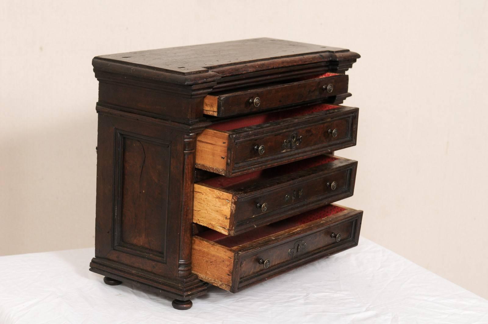Italian Early 18th Century Petite-Sized Walnut Chest w/Drawers for Table-Top  For Sale 1