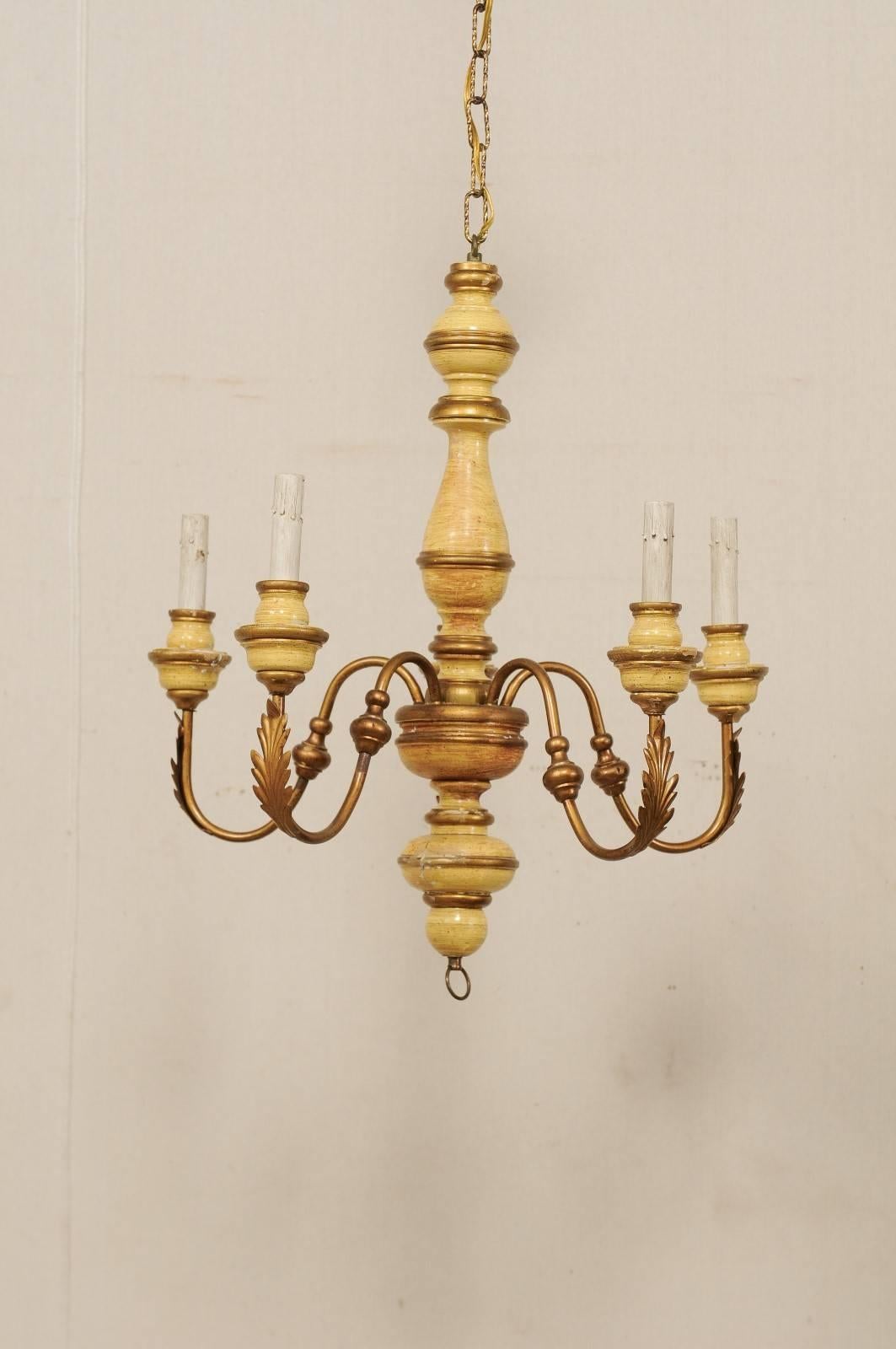 20th Century French Five-Light Painted Wood and Metal Chandelier with Warm Beige & Gold Tones For Sale