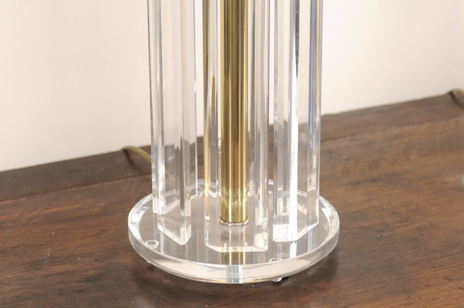 Pair of Lucite Mid-20th Century Table Lamps with Round Shape and Gold Tones 5