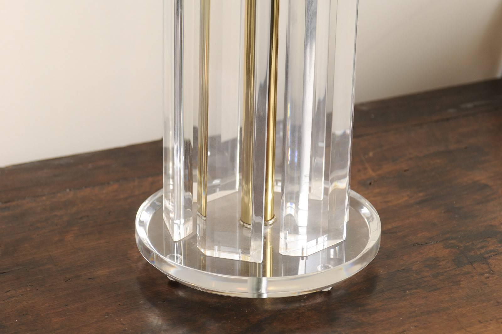 Pair of Lucite Mid-20th Century Table Lamps with Round Shape and Gold Tones 3