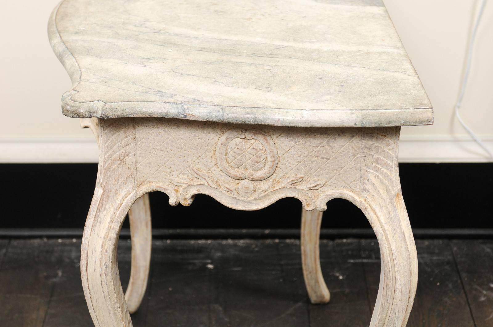 18th Century Swedish Wood & Hand-Painted Faux Marble-Top Cream Color Side Table For Sale 4