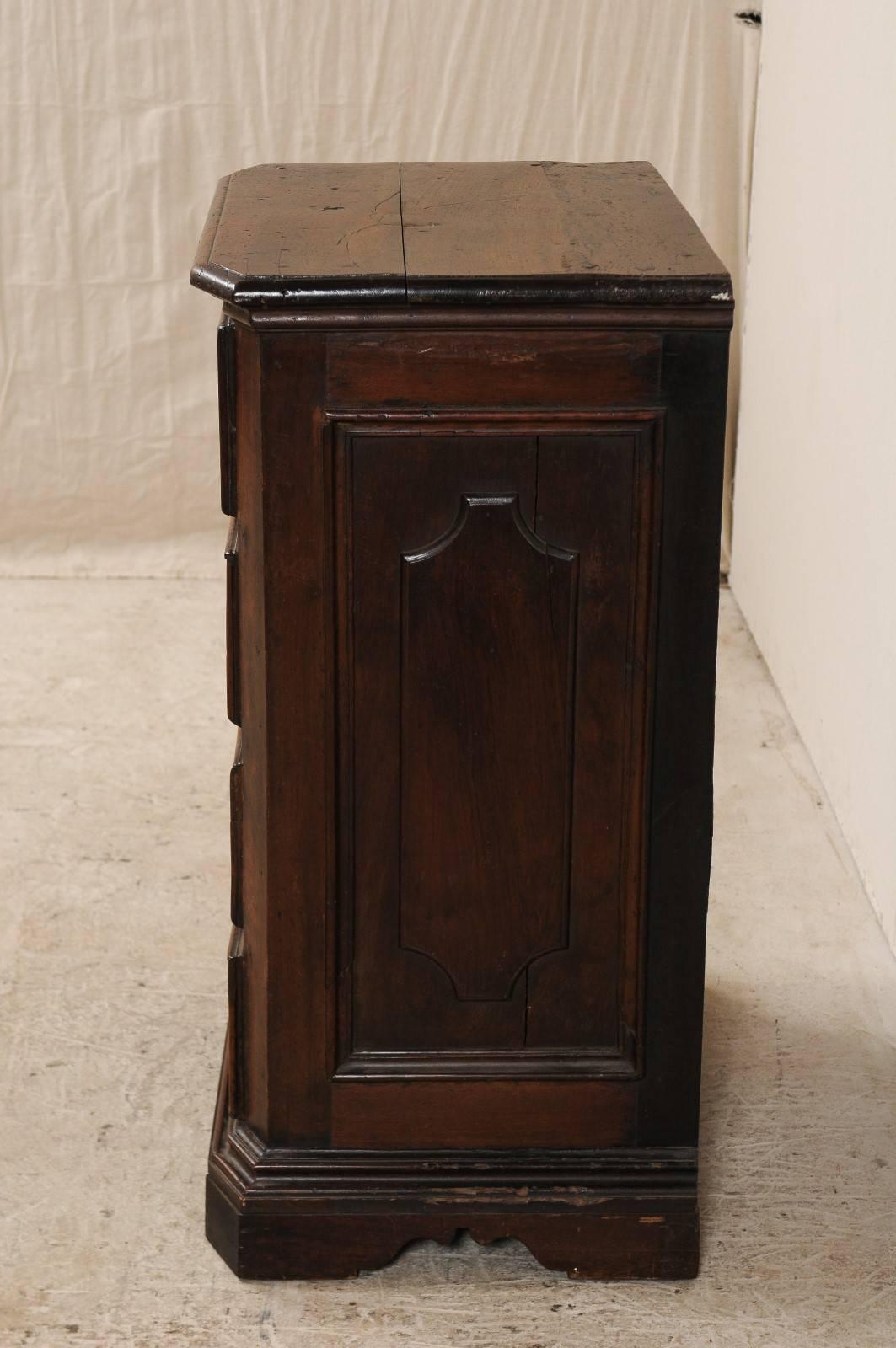 18th Century and Earlier Late 18th Century Italian Four-Drawer Petite Rich Walnut Wood Commode