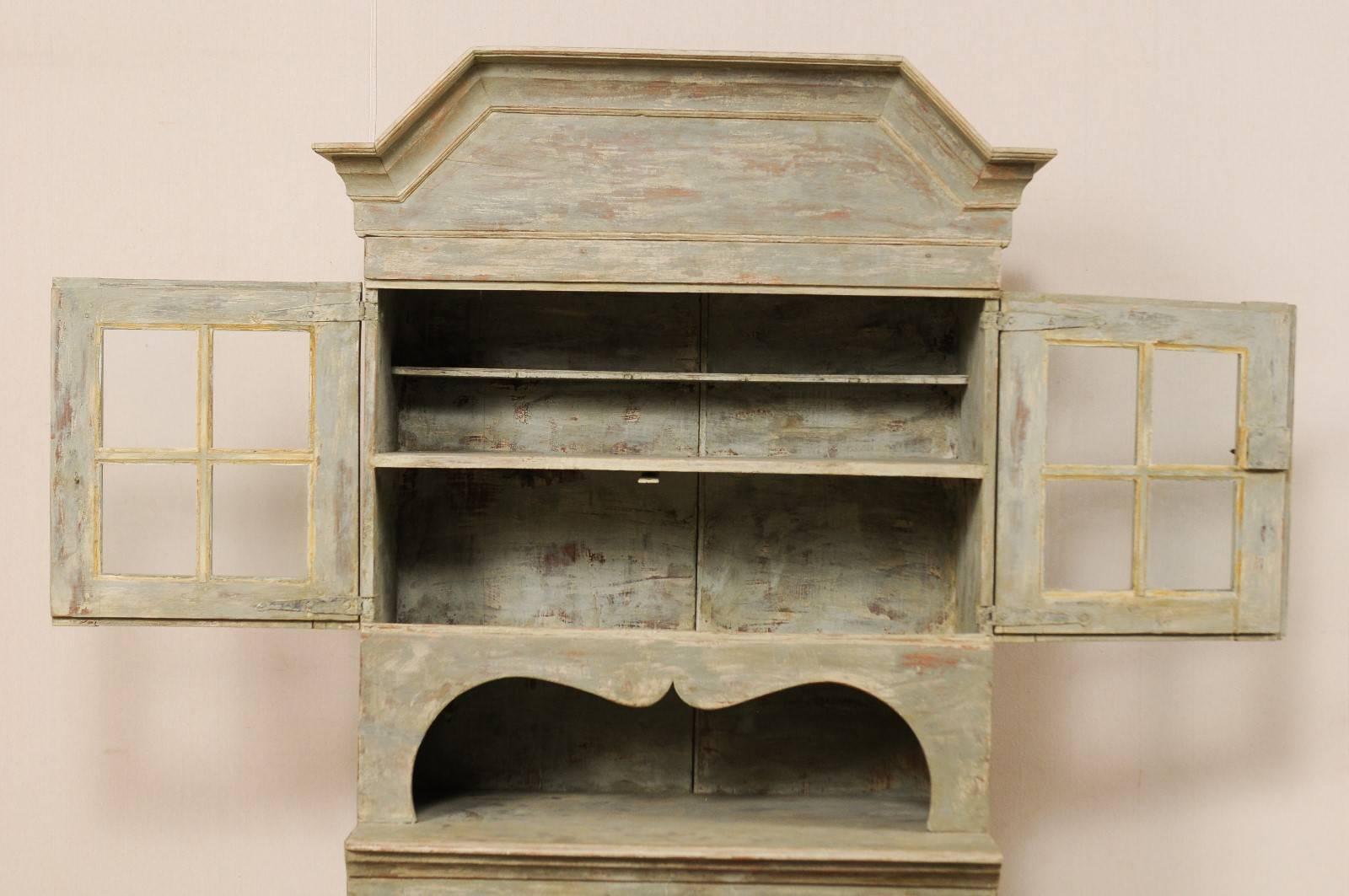Early 19th Century Swedish Scraped Finish Cupboard with Elegant Scalloped Shapes 4