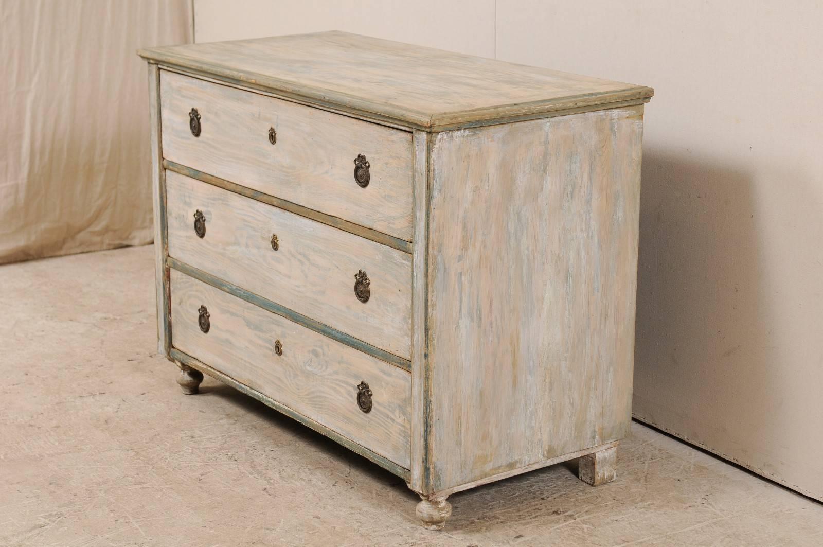Swedish Karl Johan Three-Drawer Painted Wood Chest in Cream and Soft Teal In Good Condition In Atlanta, GA