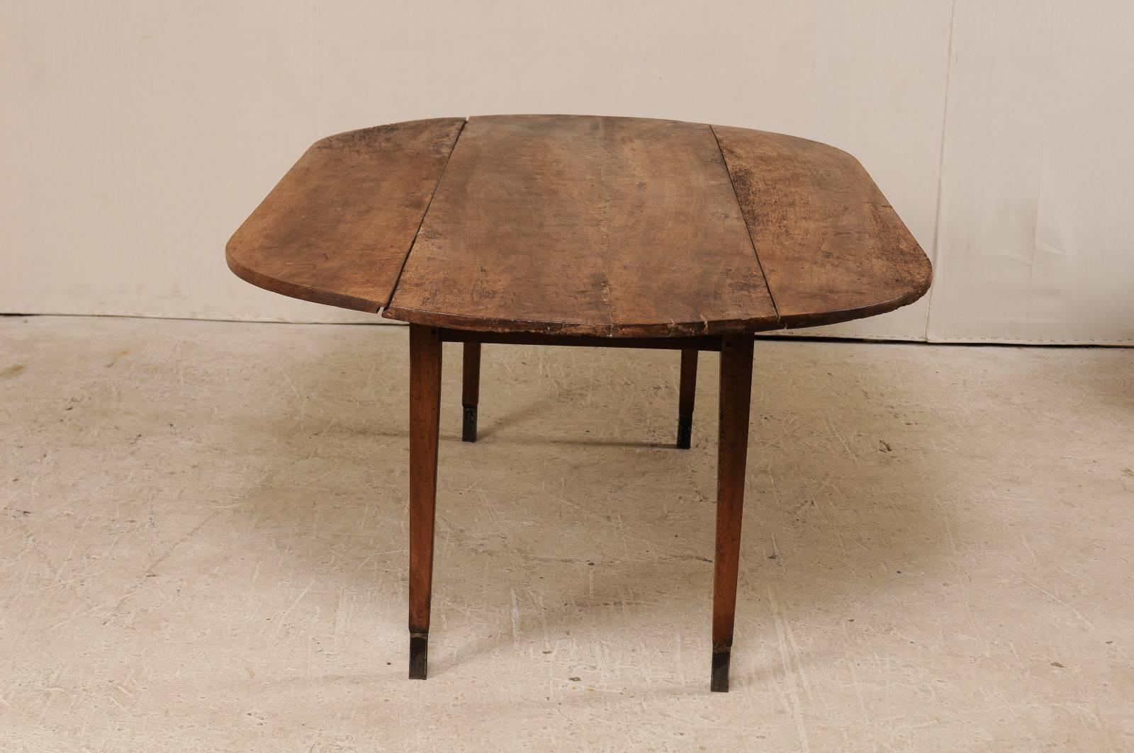 French Early 19th Century Drop-Leaf Dining Room Table with Elegant Oval Shape 3