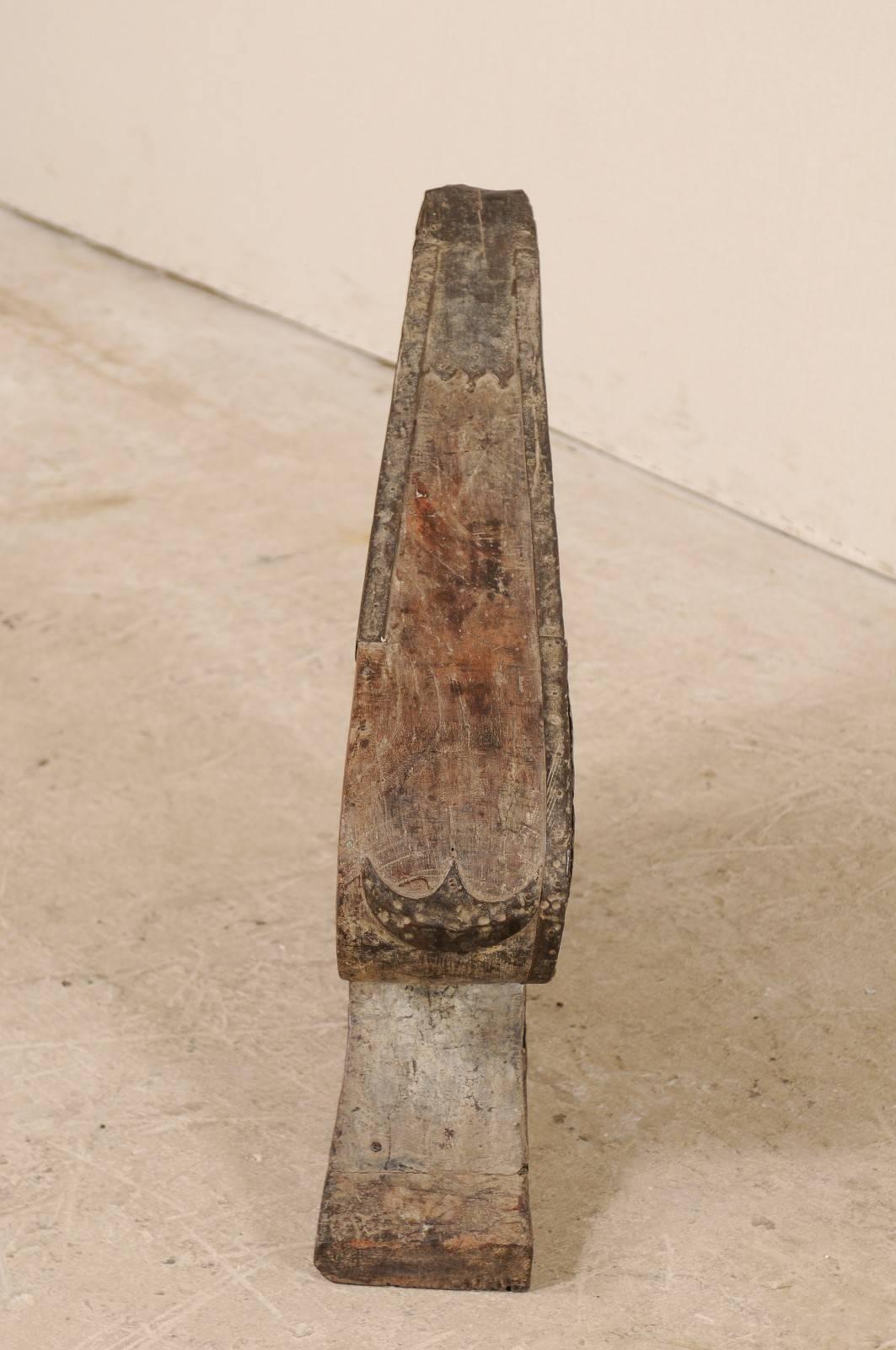 Carved Wood Boat Prow from Kerala, South India with Natural, Elegant Wave Shape In Good Condition For Sale In Atlanta, GA