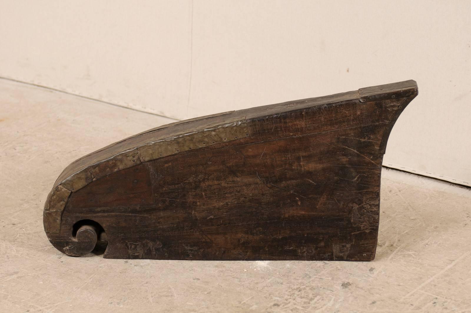Indian Nautical Boat Prow from Kerala, South India with Simple, Elegant Wave Scroll For Sale