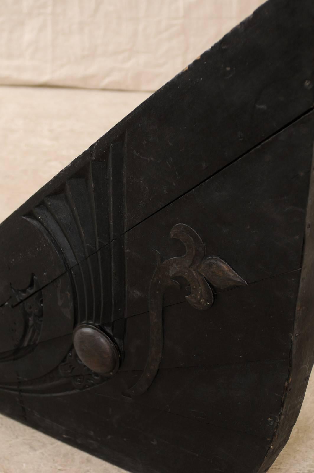 Patinated A Kerala Hand-Carved Wood Boat Prow with Lovely Curved Fleur-de-Lis Accents For Sale