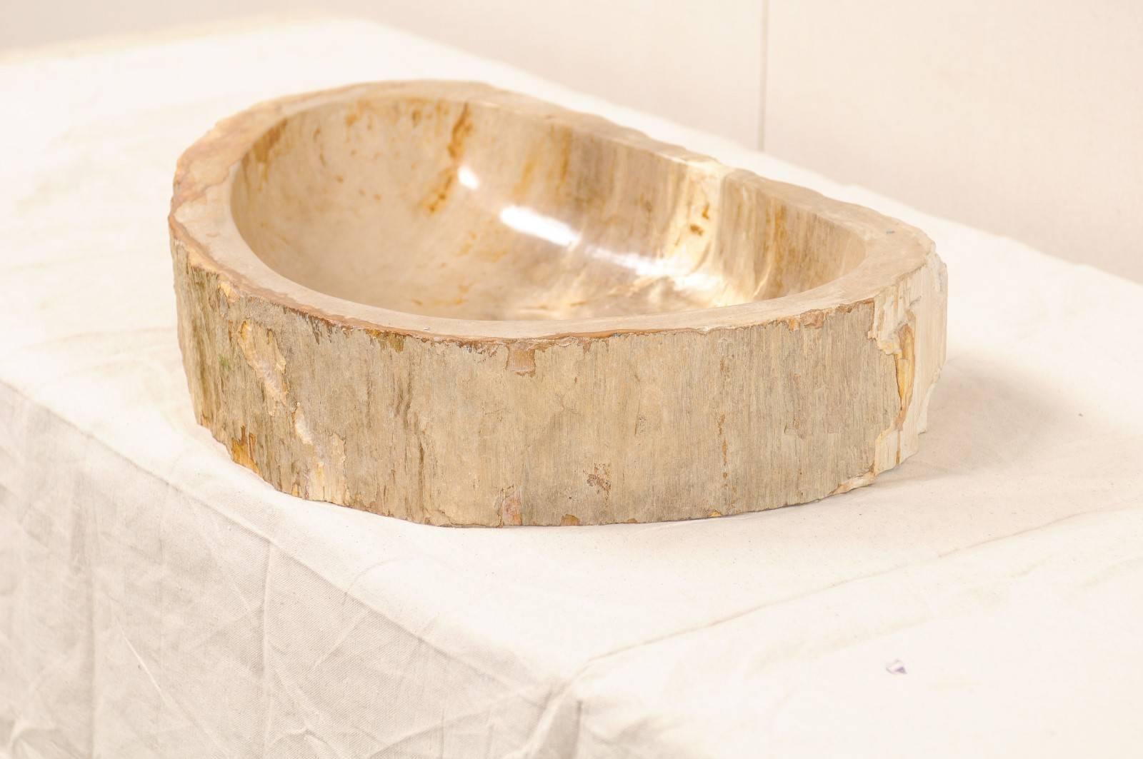 Polished Petrified Wood Sink in Cream and Beige Tones, Perfect for a Vanity In Good Condition In Atlanta, GA