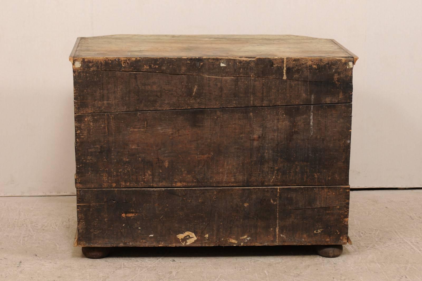 A Large 18th Century Beautifully Hand-Painted Wood Three-Drawer Commode, Italy For Sale 3