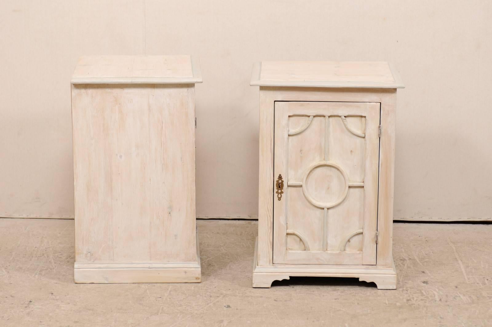 Pair of English Mid-20th Century Painted Wood Side Tables with Understated Trim 3