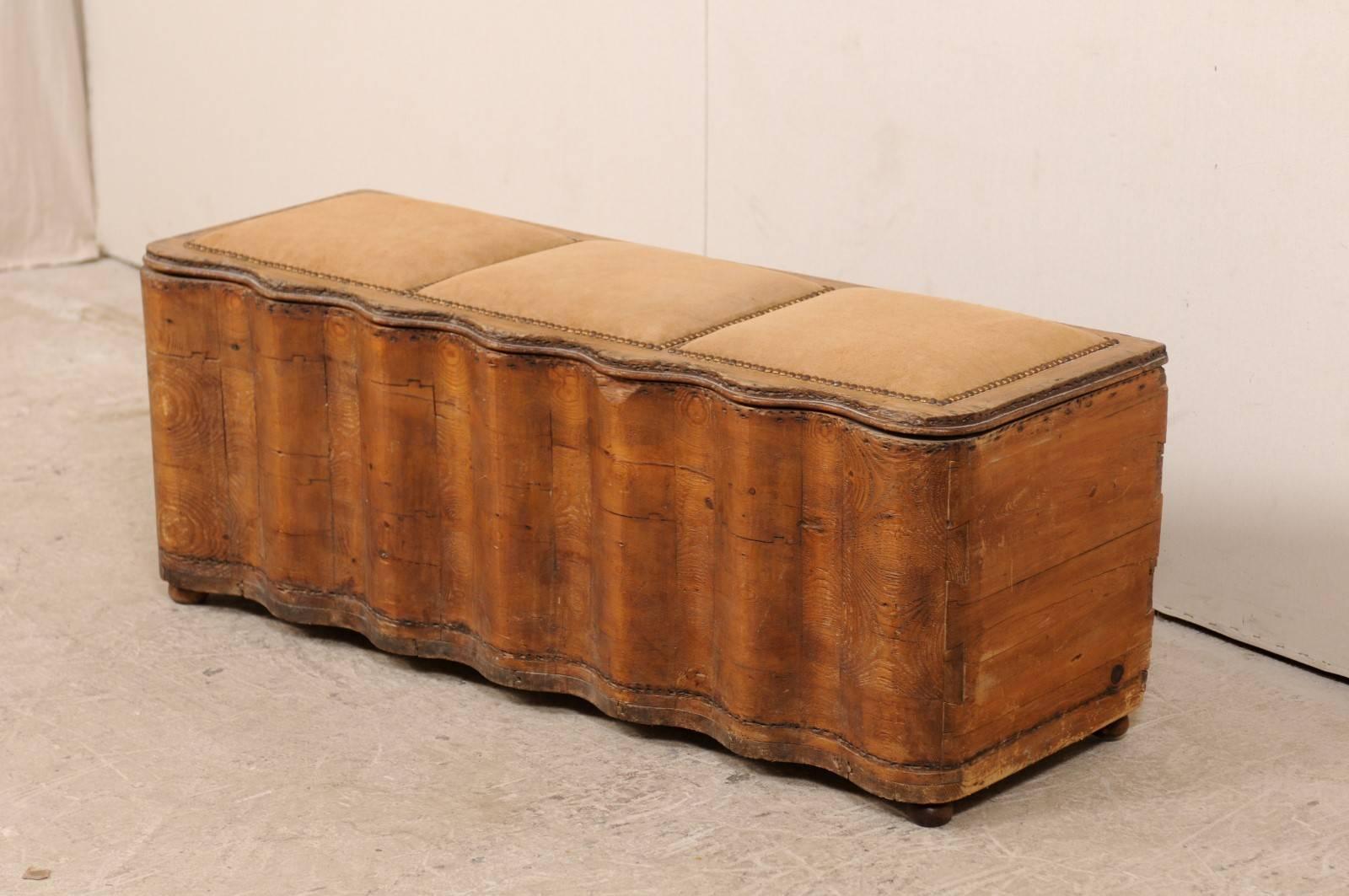Italian Early 19th Century Undulating Wood Bench with Storage and Suede Top In Good Condition In Atlanta, GA
