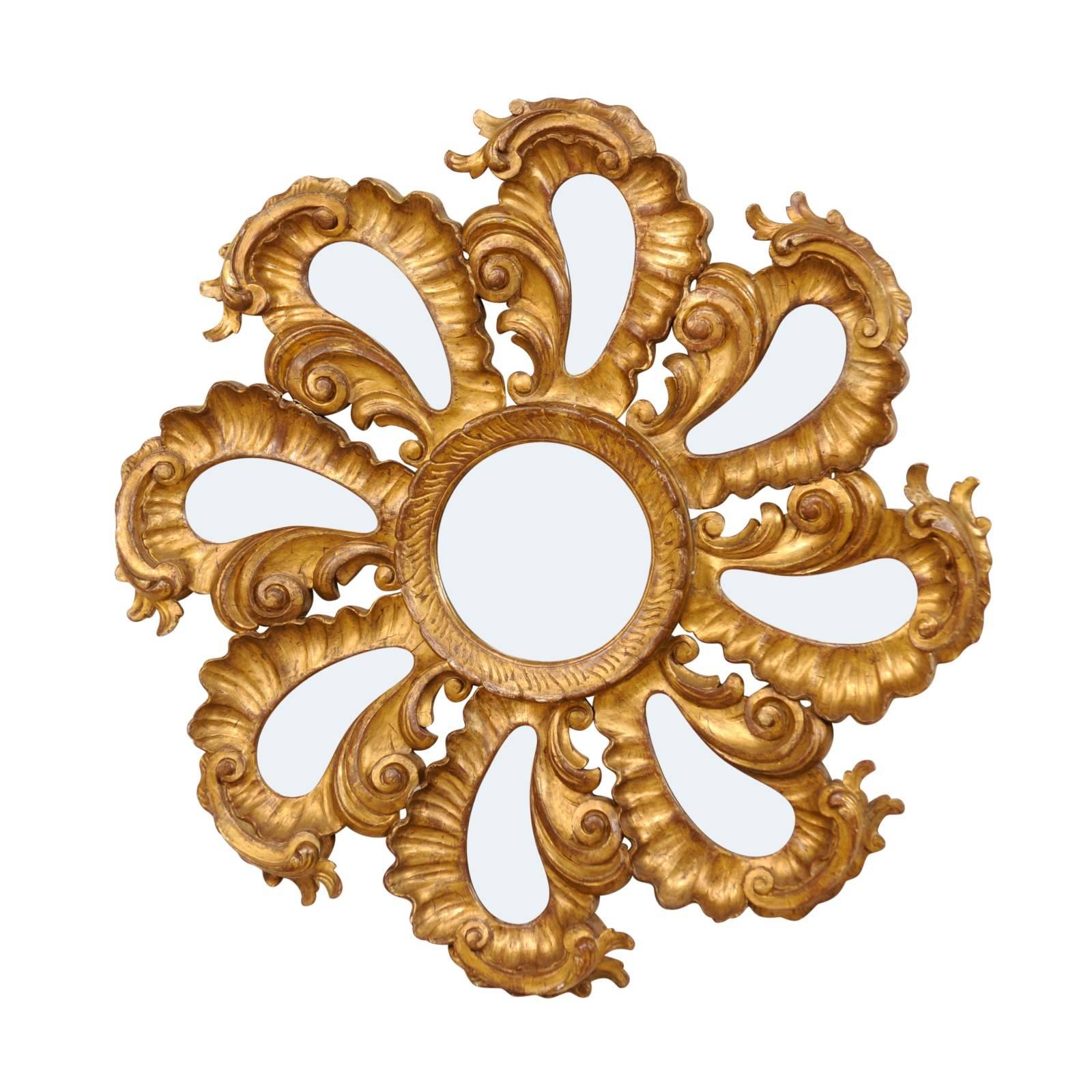Exquisite Italian Vintage Carved Giltwood Circular Repeating Petal Wall Mirror