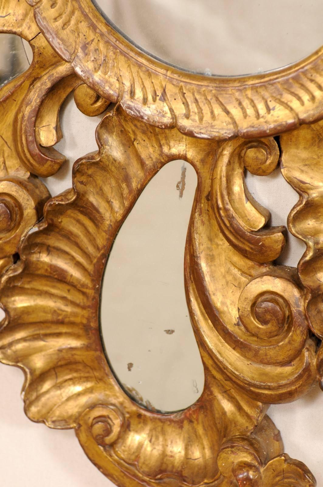 Exquisite Italian Vintage Carved Giltwood Circular Repeating Petal Wall Mirror 3