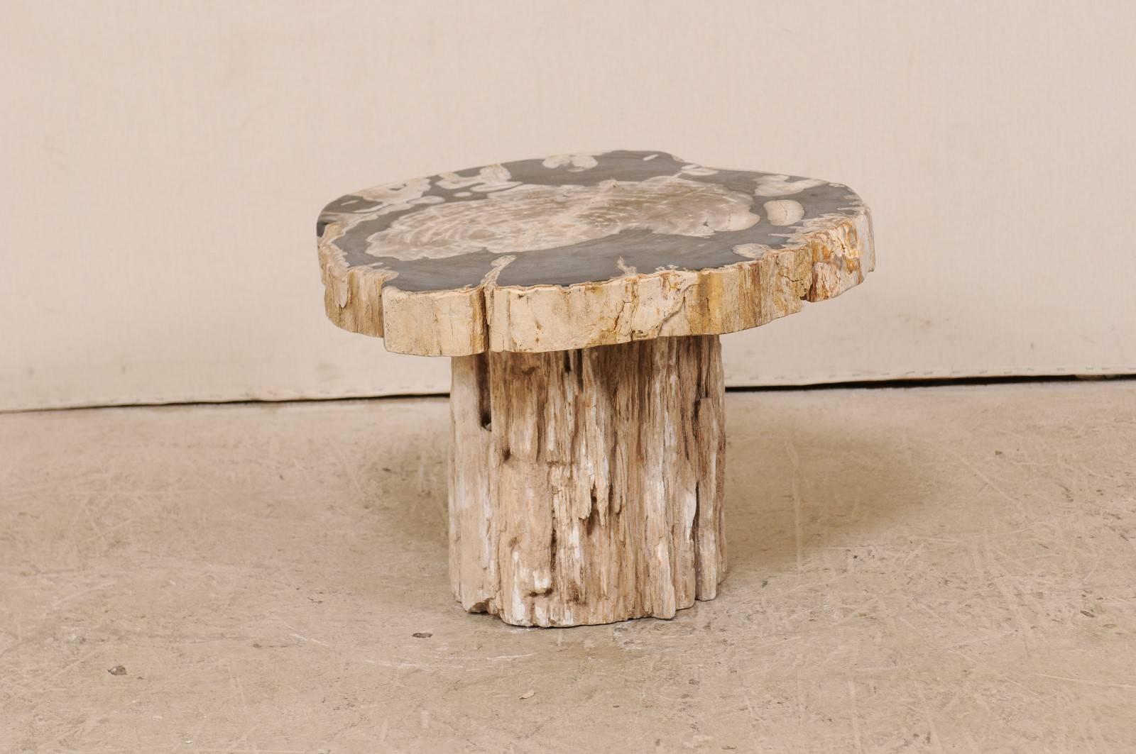 Petrified Wood Pedestal Coffee Table in Cream, Beige and Black Hues In Good Condition In Atlanta, GA