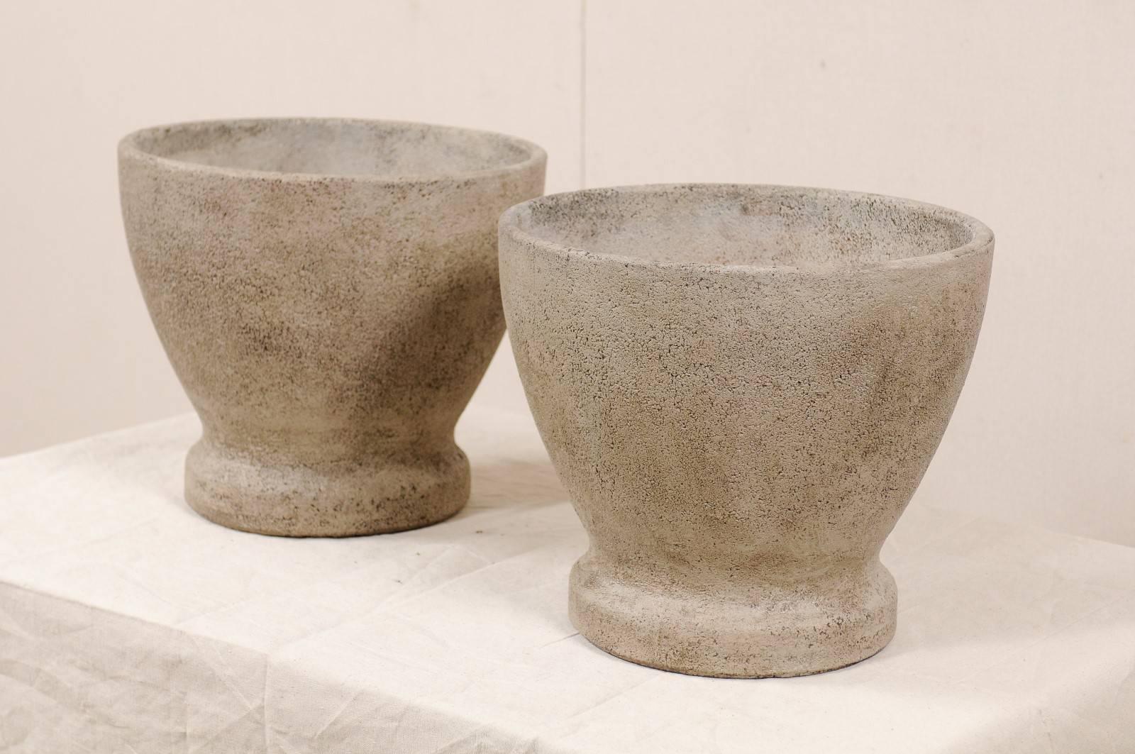 Pair of French Midcentury Cast Stone Round Planters in Natural Grey Hues 3