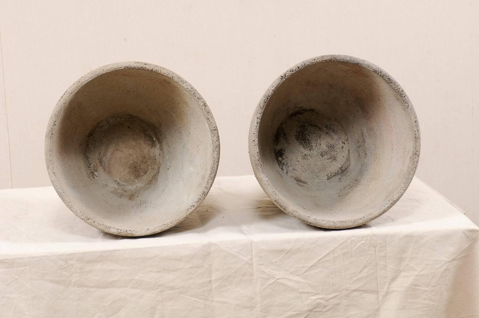 Pair of French Midcentury Cast Stone Round Planters in Natural Grey Hues 4