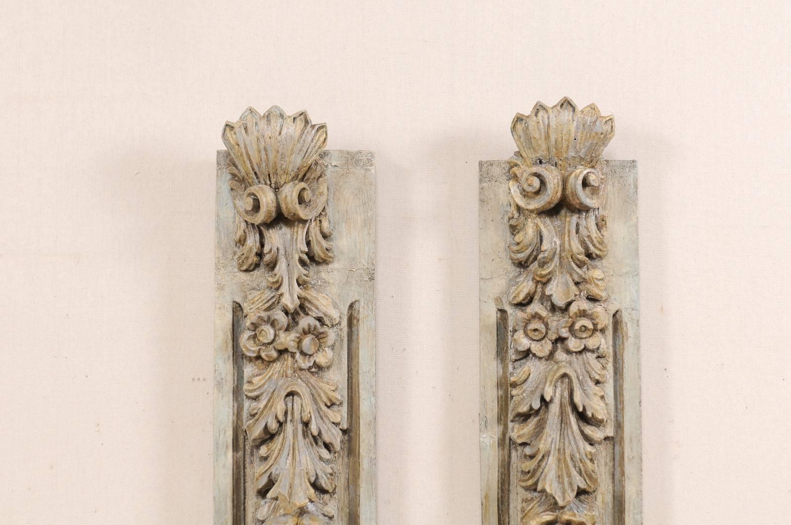 Pair of French Hand-Carved and Painted Wall Plaques, Early 20th Century In Good Condition In Atlanta, GA