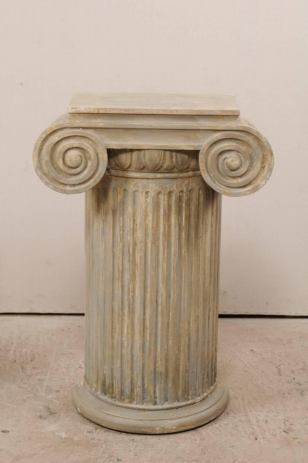 Pair of Vintage Carved Wood Ionic Fluted Column Pedestals with Neutral Finish In Good Condition In Atlanta, GA