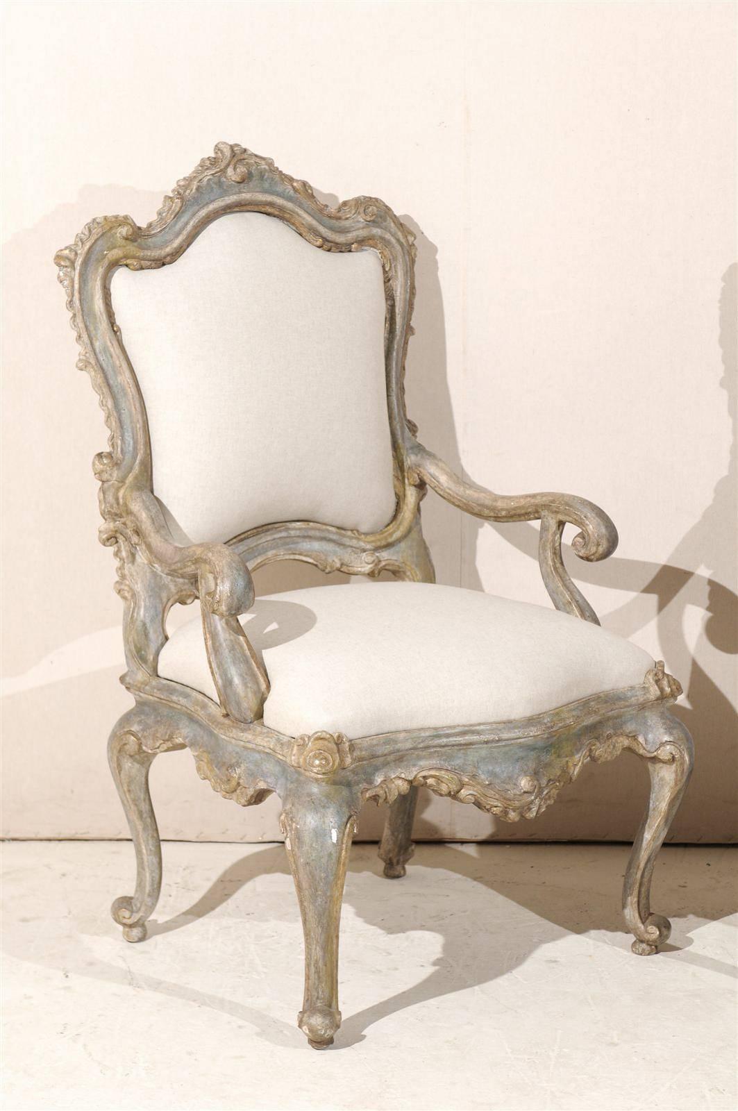 20th Century Pair of Italian Venetian Style Painted Richly Carved Armchairs For Sale