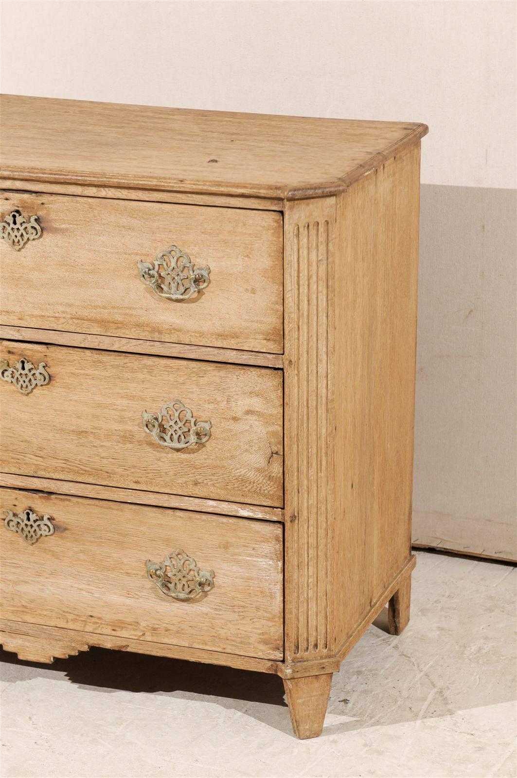 English 19th Century Bleached Chest with Beveled and Fluted Sides 1