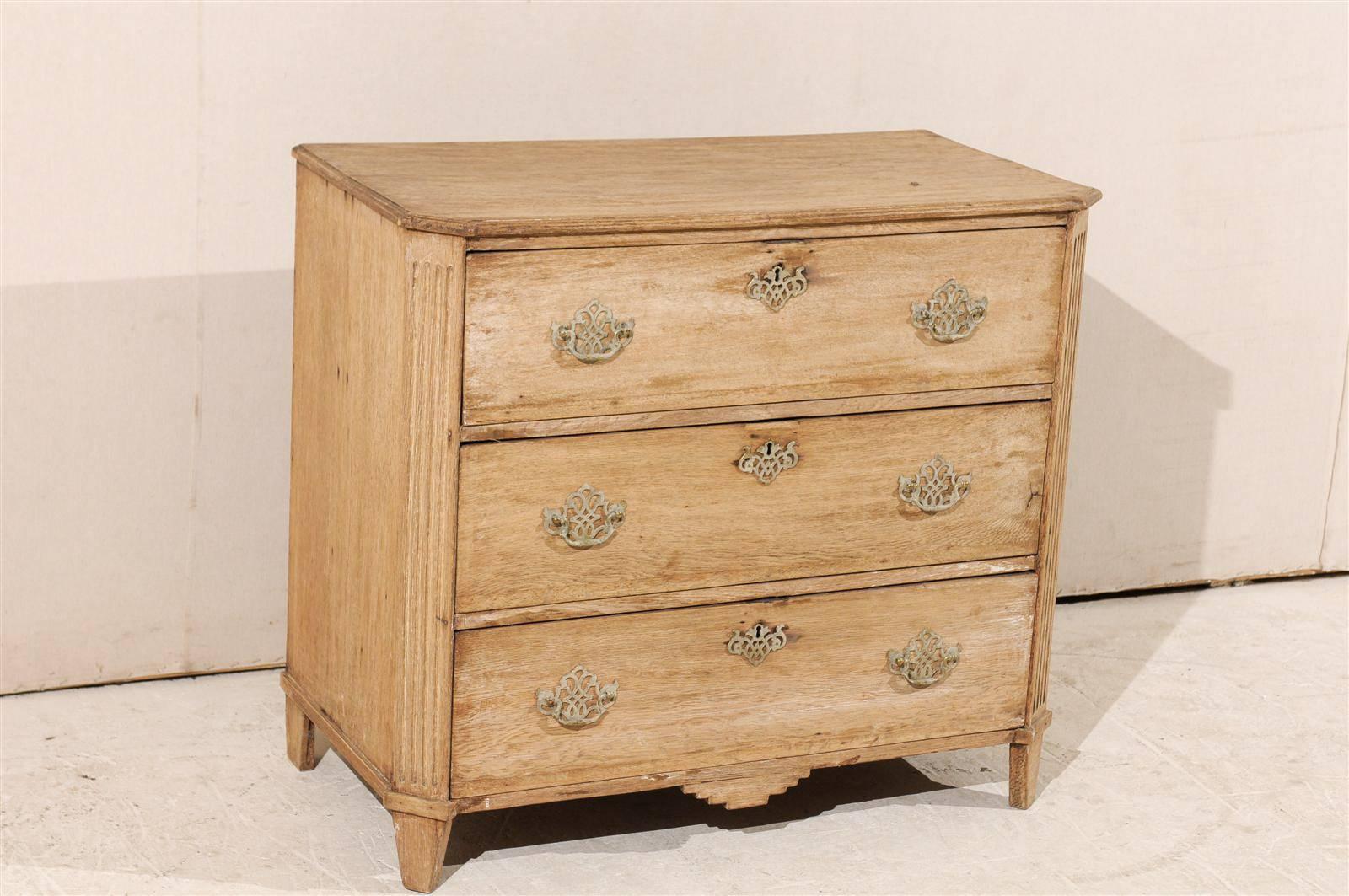 English 19th Century Bleached Chest with Beveled and Fluted Sides 6