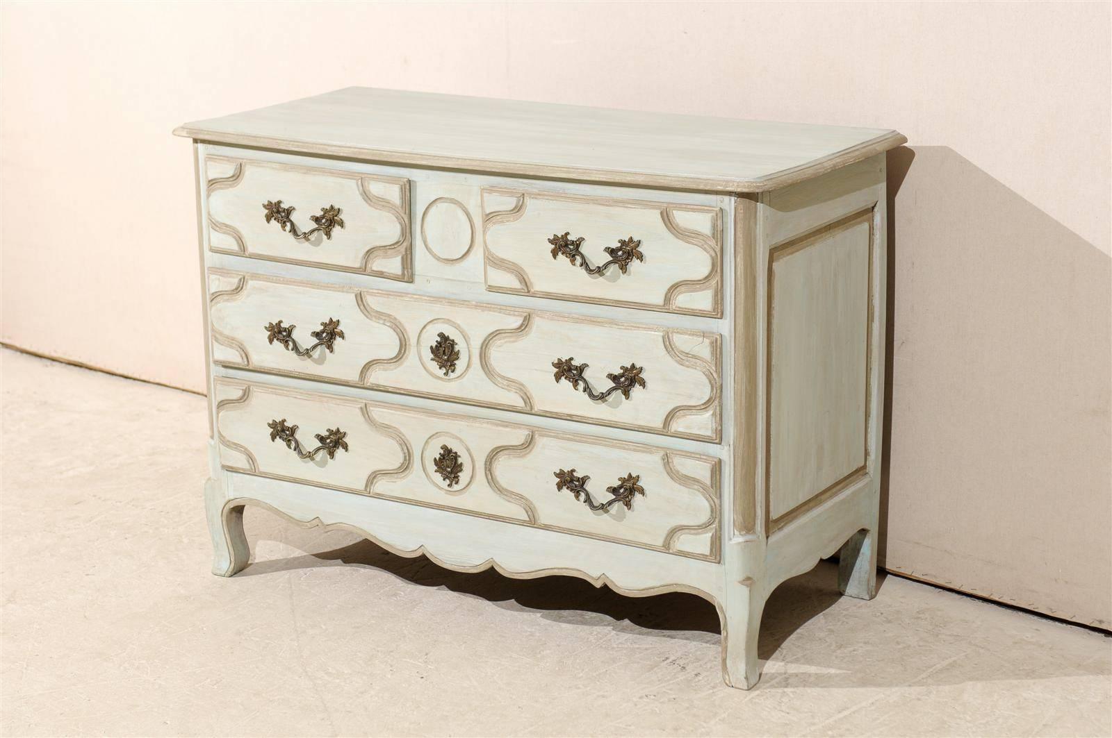 French Early 20th Century Four-Drawer Painted Wood Chest in Nice Light Color 1