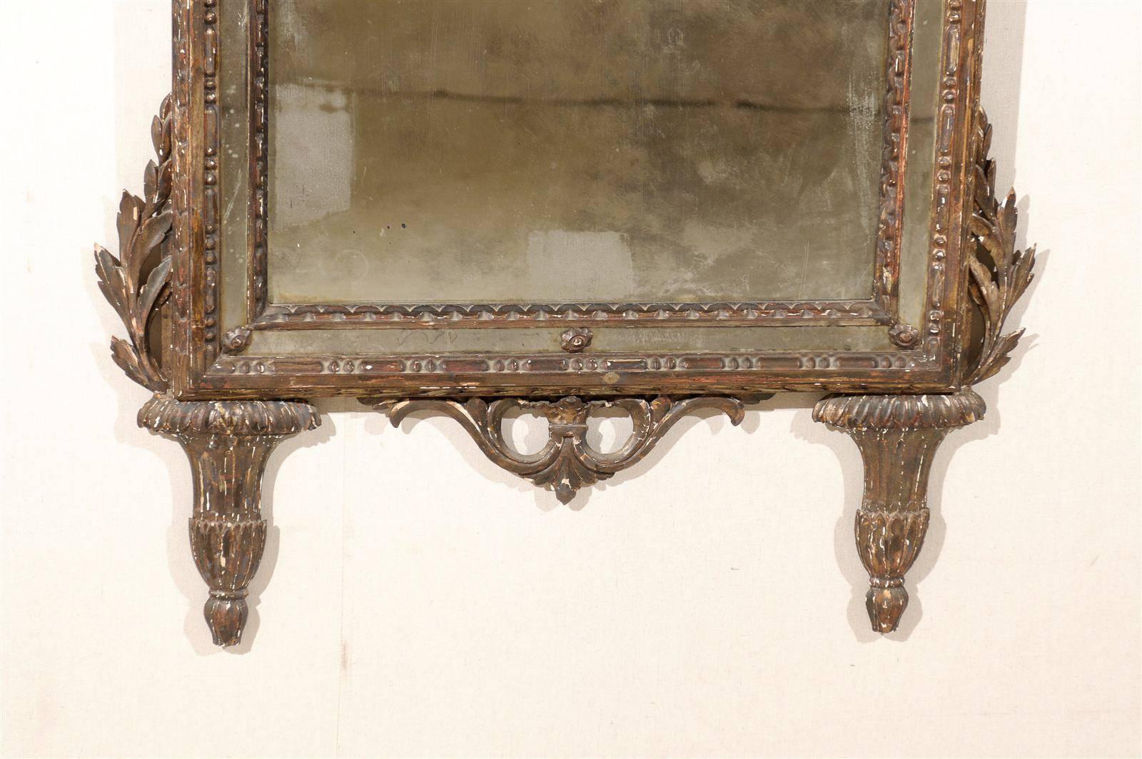 Italian 19th Century Italian Wooden Mirror with Exquisite Crest Carving 4