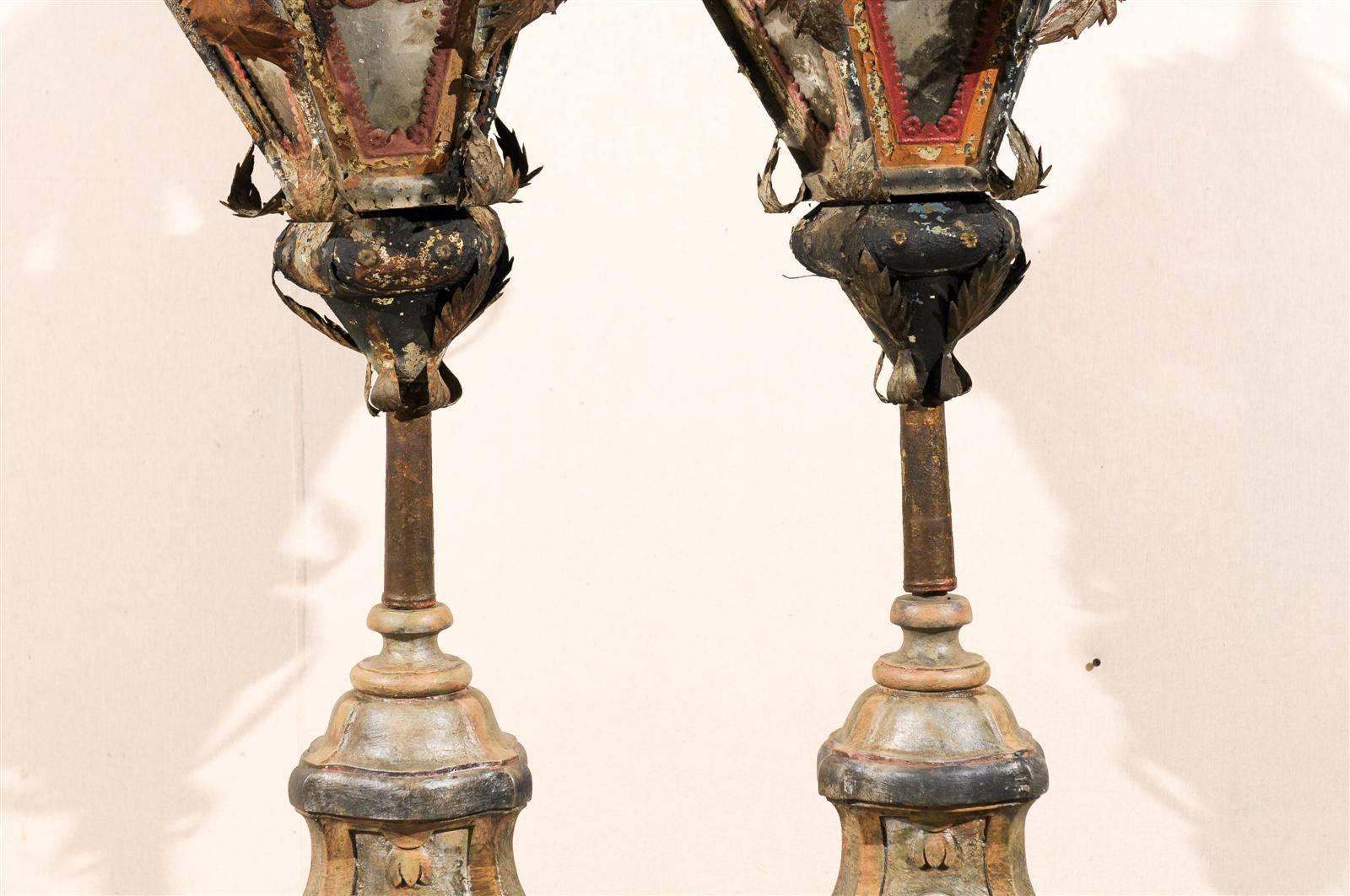 Pair of Italian 19th Century Painted Metal Table Lamps For Sale 2