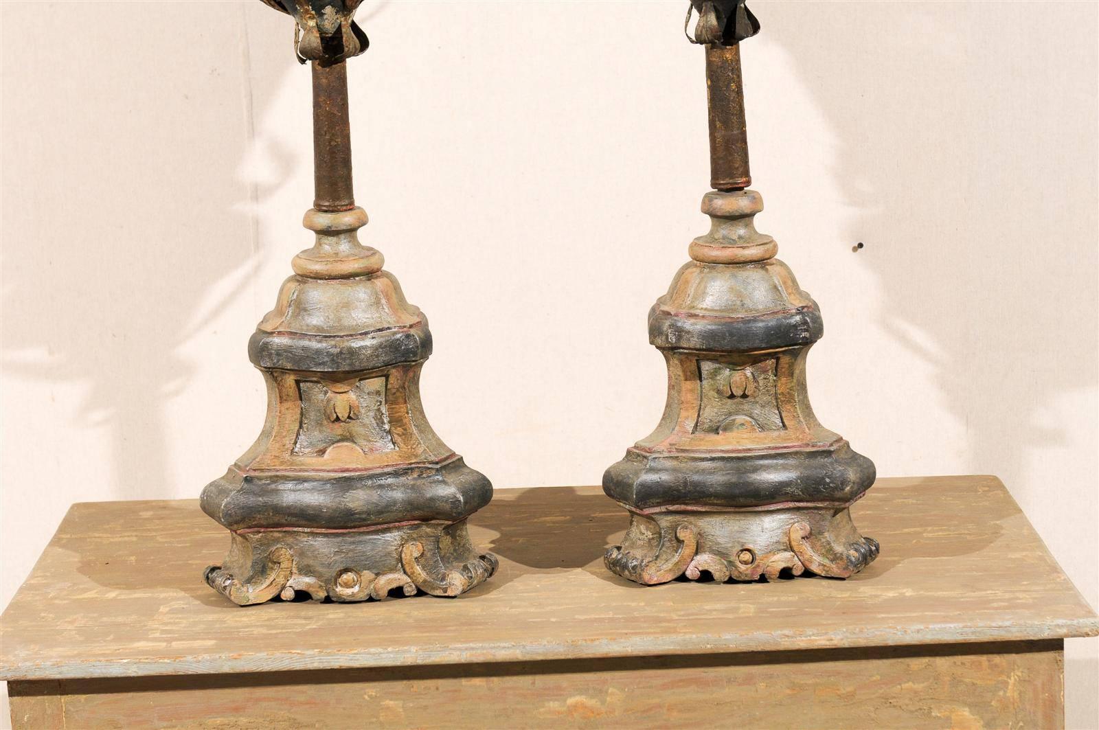 Pair of Italian 19th Century Painted Metal Table Lamps For Sale 3