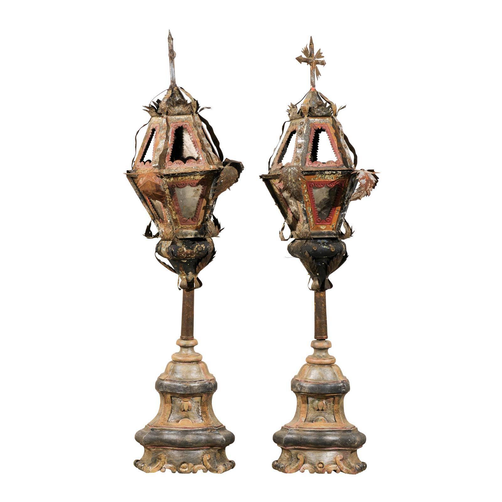 Paar italienische bemalte Metall-Tischlampen aus dem 19. Jahrhundert