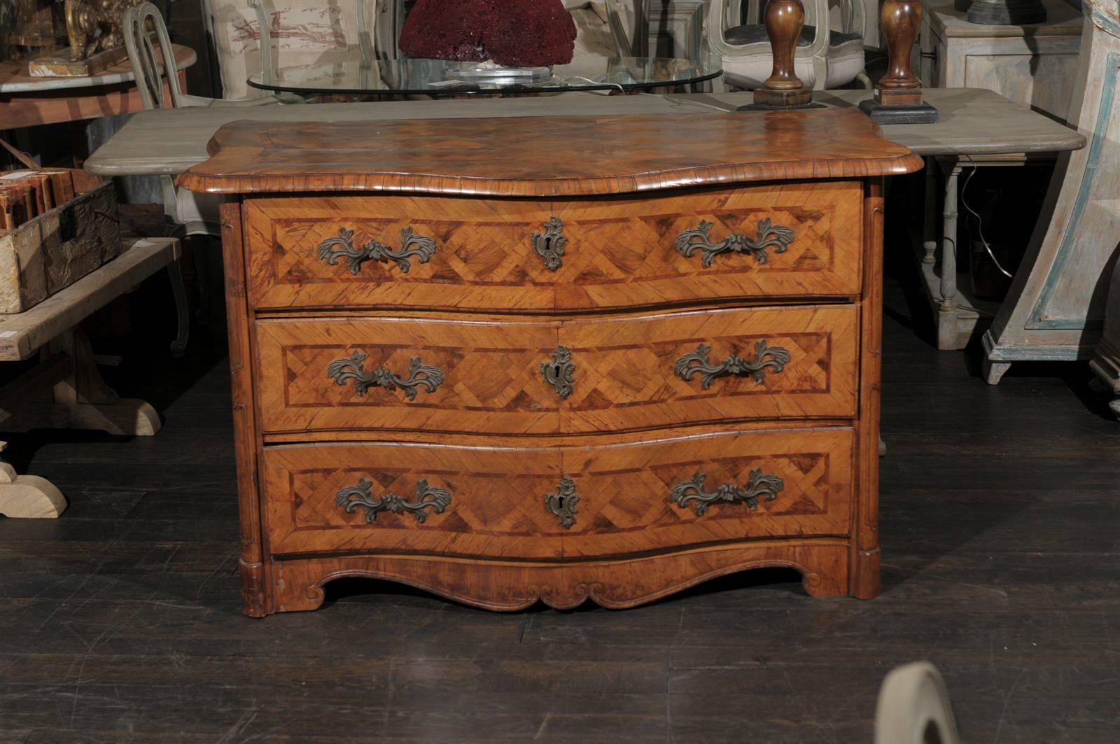 Early 18th C. Italian Period Baroque Sepentine Chest w/ Beautiful Marquetry For Sale 3