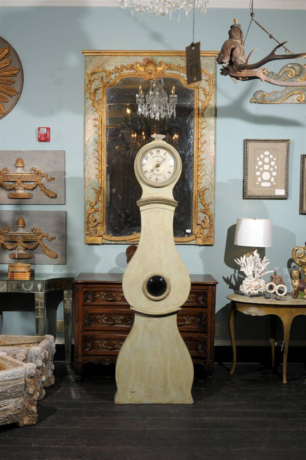 Swedish 19th Century Painted Wood Clock Commonly Called Mora Clock In Good Condition In Atlanta, GA