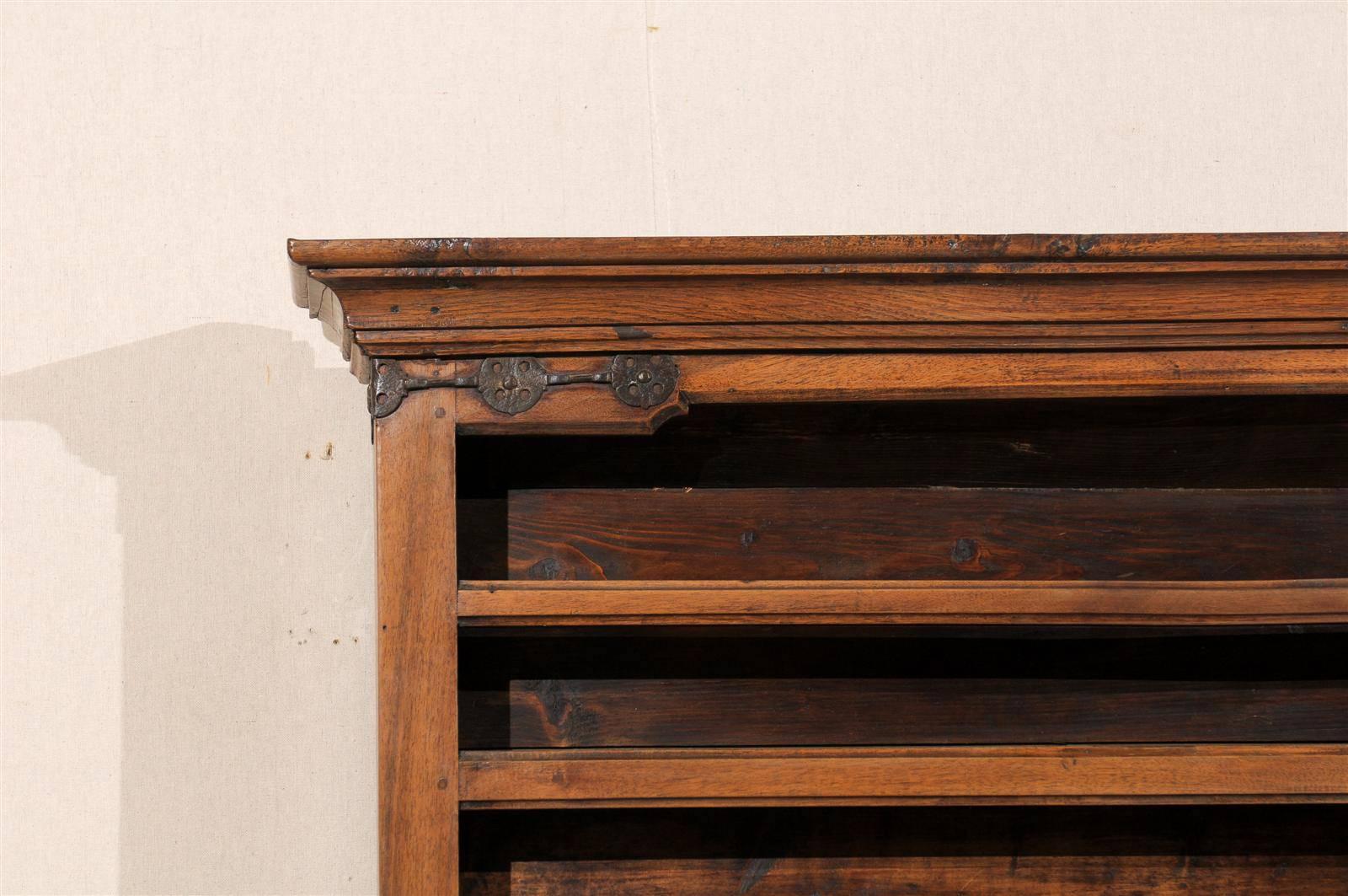 Bois Vaisselier / armoire de rangement anglaise de grande taille en bois avec façade arquée, 19ème siècle en vente