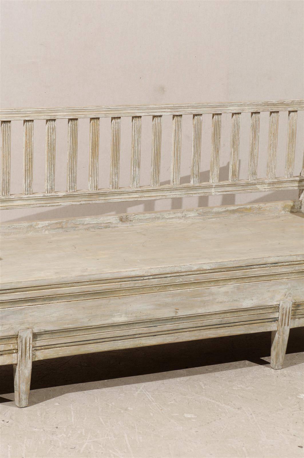 A Swedish Late Gustavian Period Sofa Bench from the 19th Century with Back Slats In Good Condition In Atlanta, GA