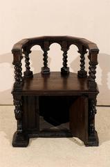 18th Century Italian Wooden Carved Round about Chair