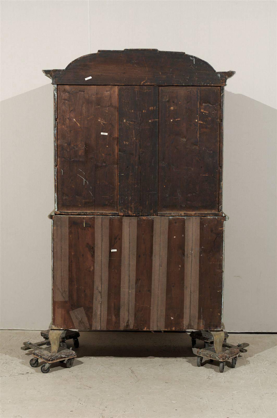 Schwedischer Rokoko-Schrank aus bemaltem Holz des 18. Jahrhunderts mit Wäschepresse 4