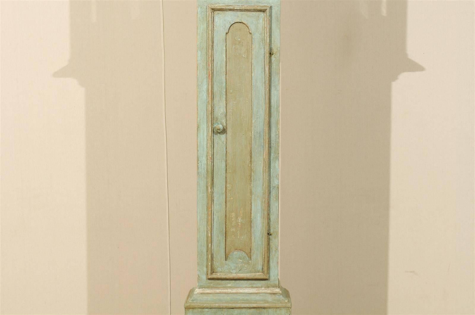 19th Century Swedish Painted Wood Clock with Linear Profile In Good Condition In Atlanta, GA