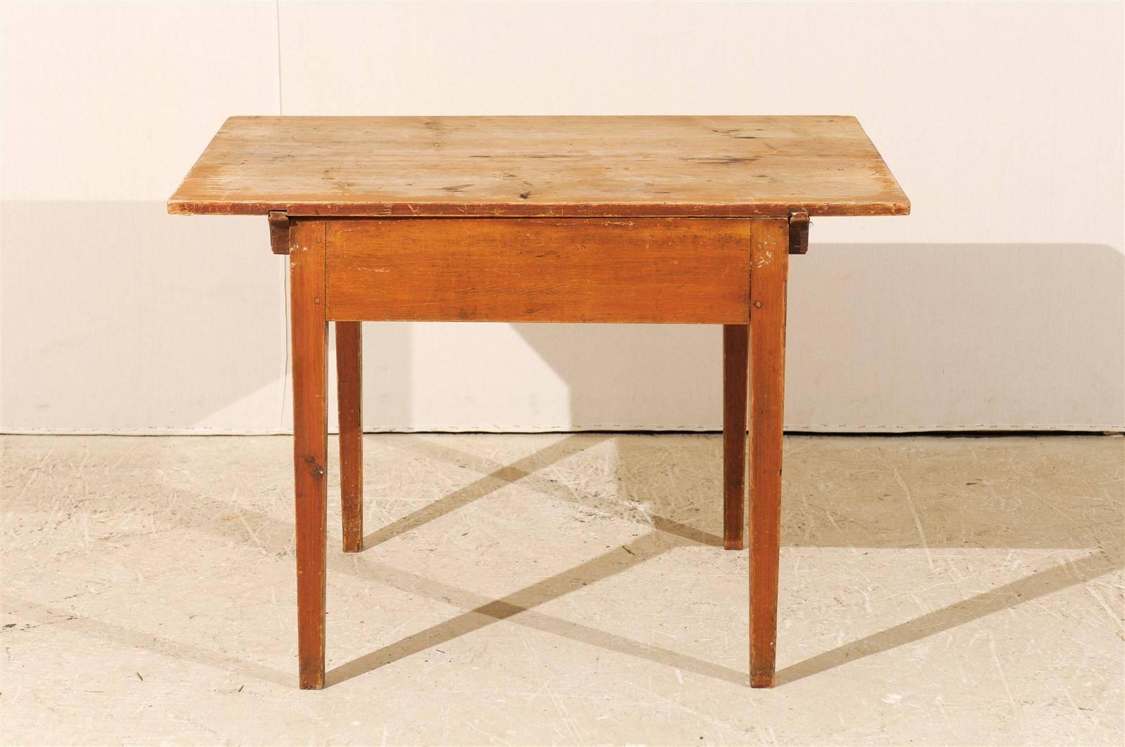 Swedish Single-Drawer Wooden Table, Clean and Simple Lines, Mid-19th Century For Sale 4