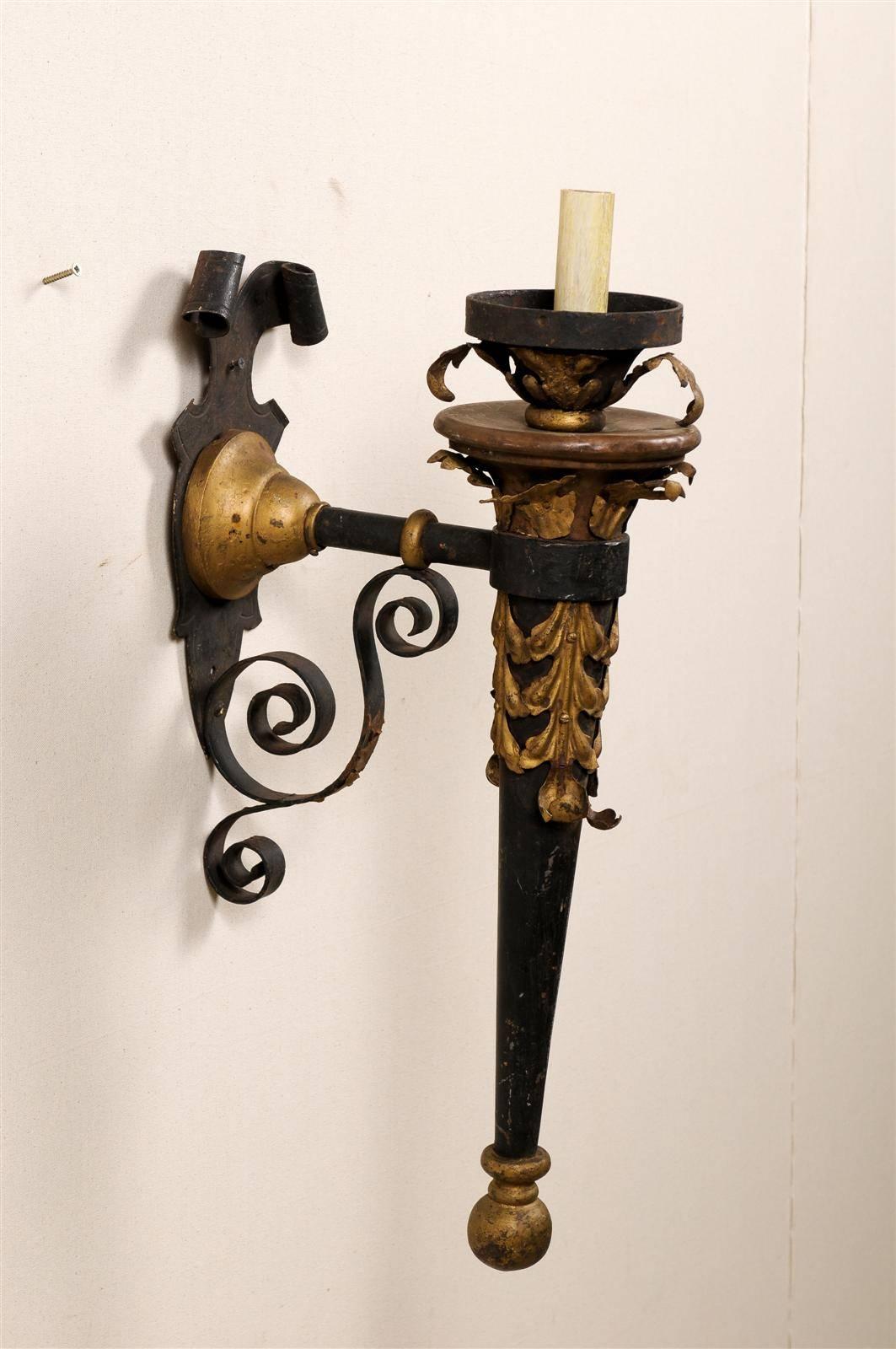 An Italian Vintage Single Arm Torch Shaped Sconce with Gilt Accents In Good Condition For Sale In Atlanta, GA