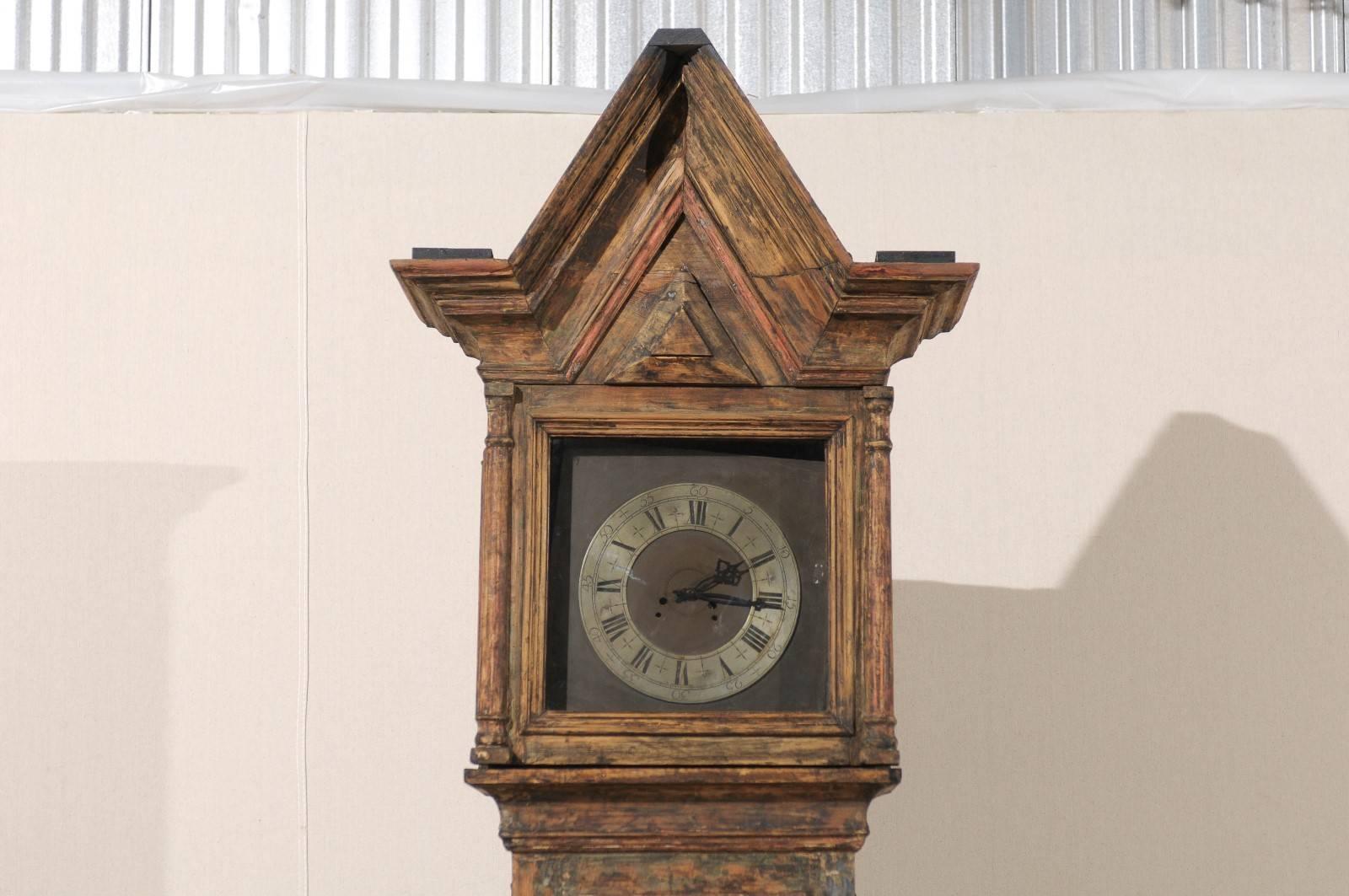 18th C. Swedish Wood Clock with Linear Profile and Triangular Crest In Good Condition For Sale In Atlanta, GA