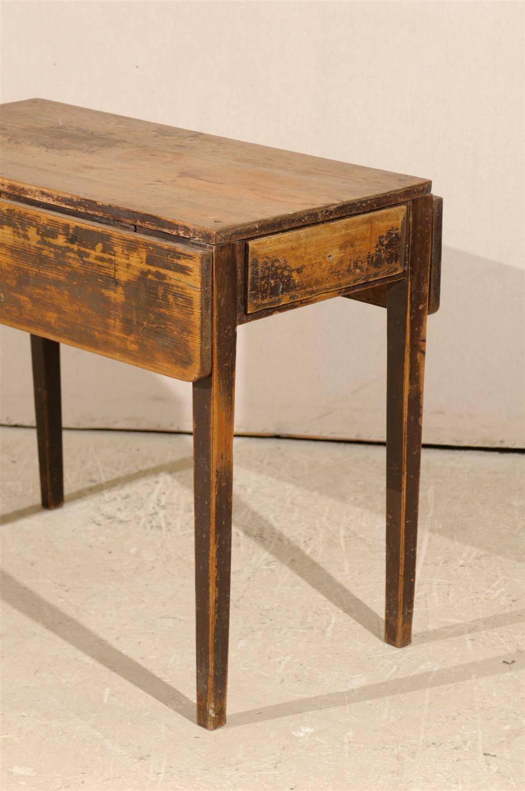 Swedish Drop-Leaf Table with Single Drawer and Tapered Legs, 19th Century 3