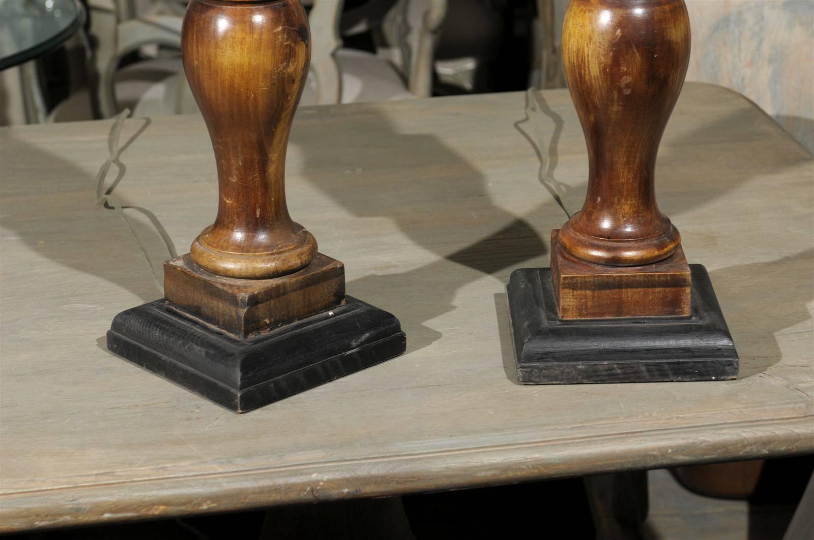 20th Century Pair of Brown Stained Wood Turned Banister Table Lamps For Sale