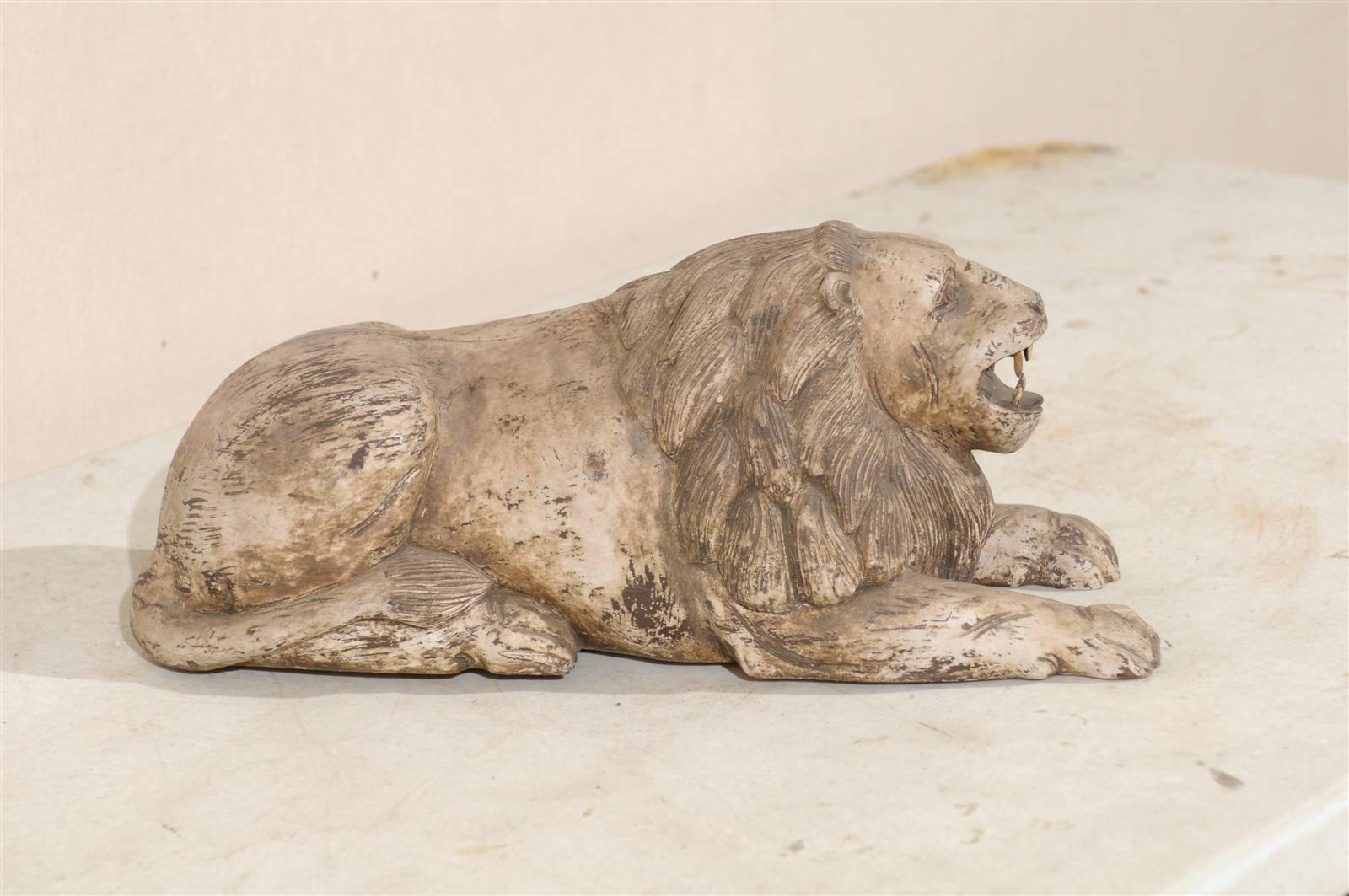 Carved Wood Roaring Lion from the Early 20th Century In Good Condition In Atlanta, GA