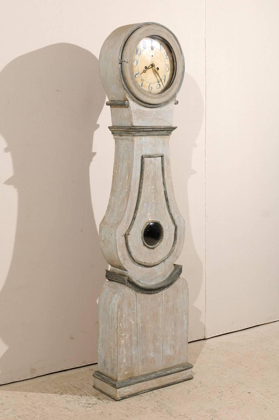Mora Swedish Clock from the 19th Century in Very Light Blue Grey Color In Good Condition For Sale In Atlanta, GA