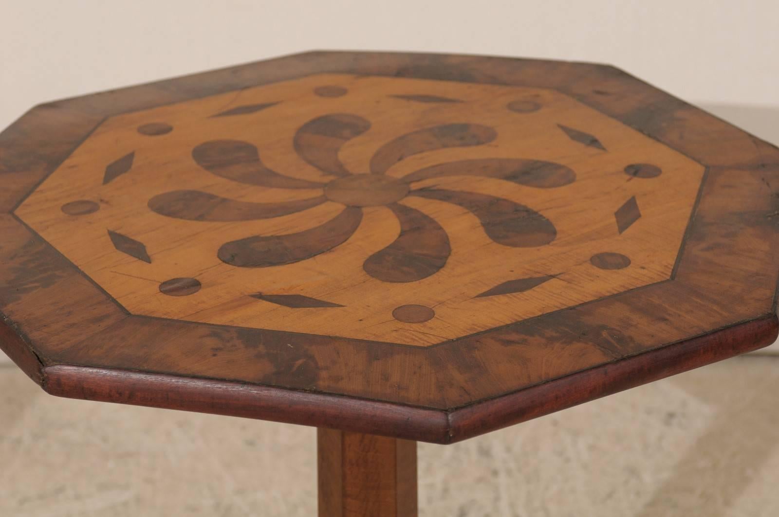 Wood Italian 19th Century Octagonal Occasional Table with Inlaid Floral Design