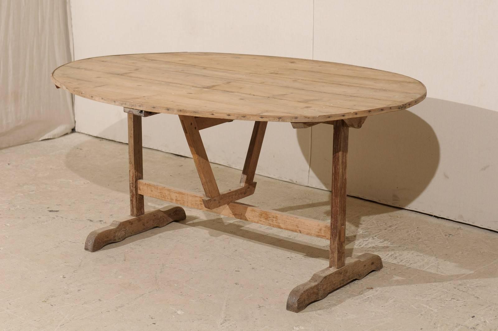 French 19th Century Lovely Rustic Wine Tasting Table with Tilt-Top and Patina 2
